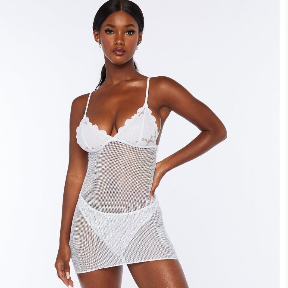 🎉 NWT Savage x Fenty White Floral Glow Slip🤍